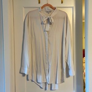 White oversized shirt (size XXL) Used 1 time, very good fabric